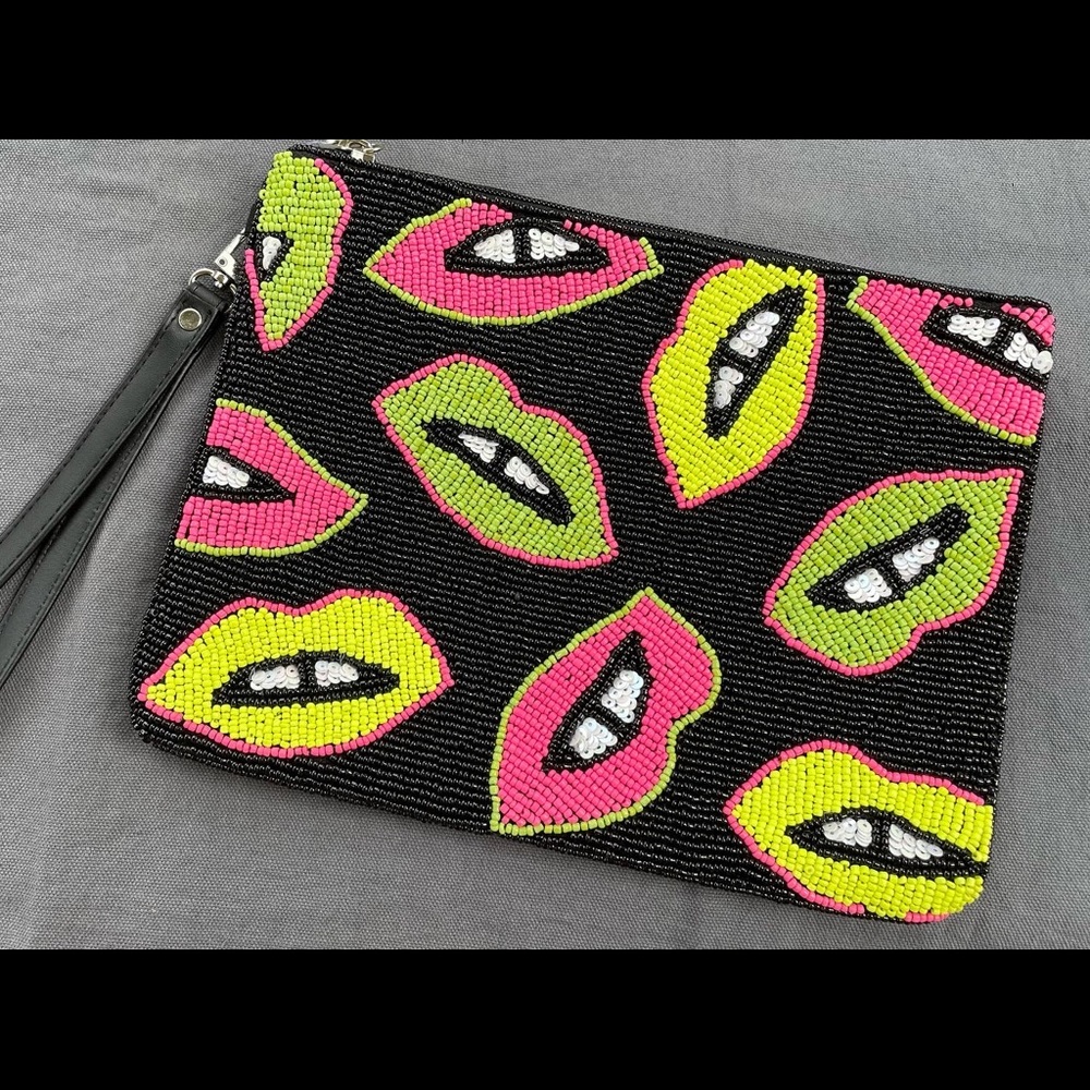 Large beaded wristlet